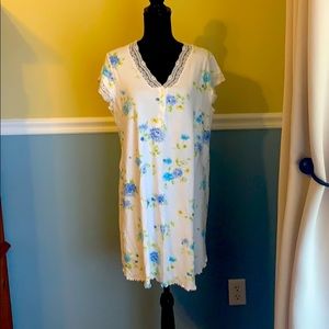 PROCEEDS TO FAMILY HEART FOUNDATION! 
Carol Hickman Sleep Shirt, M